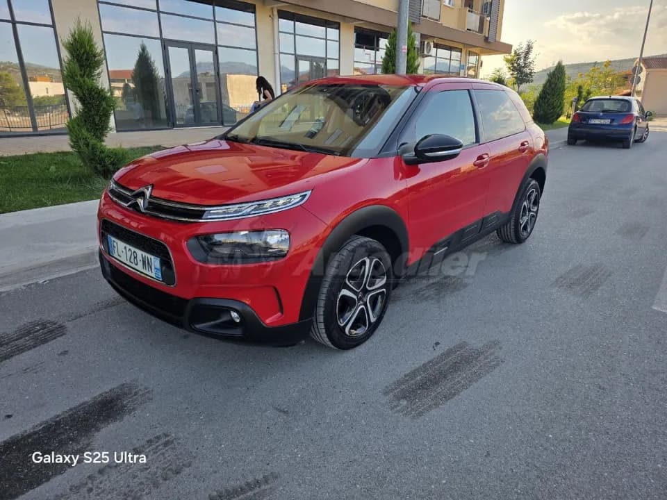 Putnicki model, 2019, Podgorica – polovni automobil na prodaju